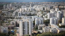 נוף איזור גוש דן (צילום: לירון אלמוג / פלאש 90).