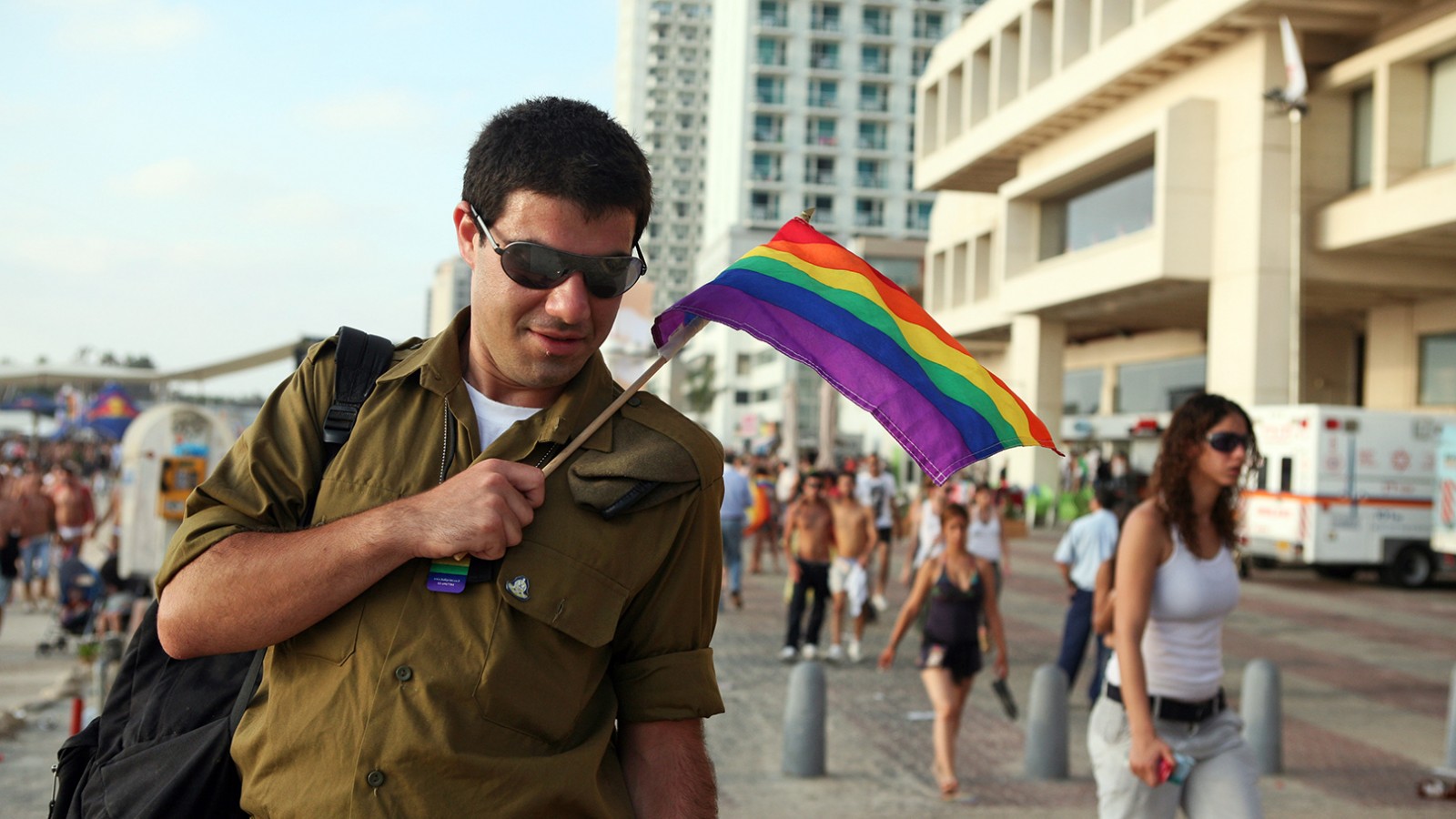 חייל במצעד הגאווה בתל אביב. למצולם אין קשר לכתבה (צילום ארכיון: מתניה טאוסיג/ פלאש 90).