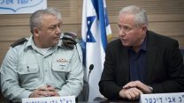 יו"ר ועדת חוץ ובטחון, אבי דיכטר, וראש המטה הכללי גדי אייזנקוט (צילום: יונתן זינדל  פלאש90)