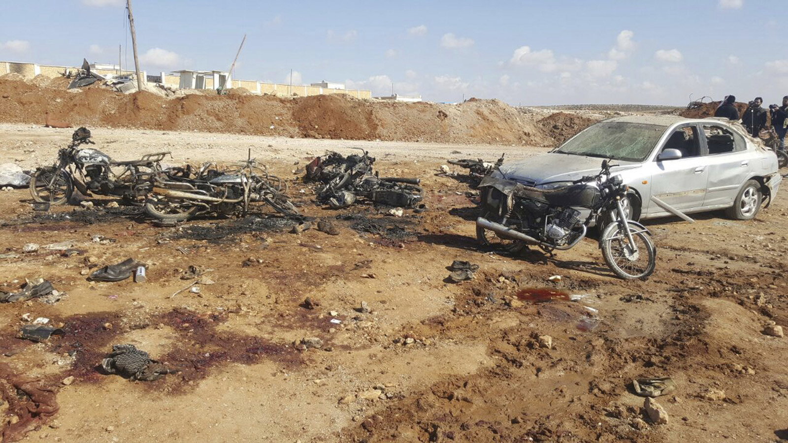 מתקפת דאע״ש מצפון לאל-באב, סוריה (Thiqa News Agency, via AP)