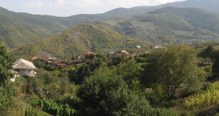 נוף טיפוסי בנגורנו-קרבאך. במשך השנים כמעט רק ארמנים חיו בשטח החבל הנרחב (צילום: ירון וייס)