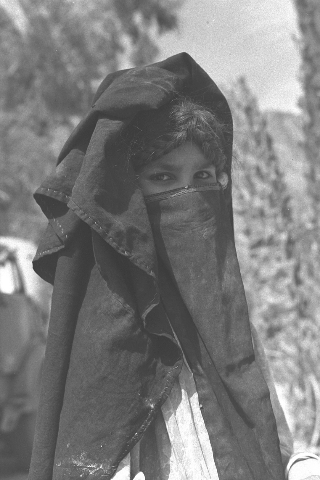 נערה בדואית מואדי פיראן (צילום: דוד רובינגר/ לע&quot;מ).