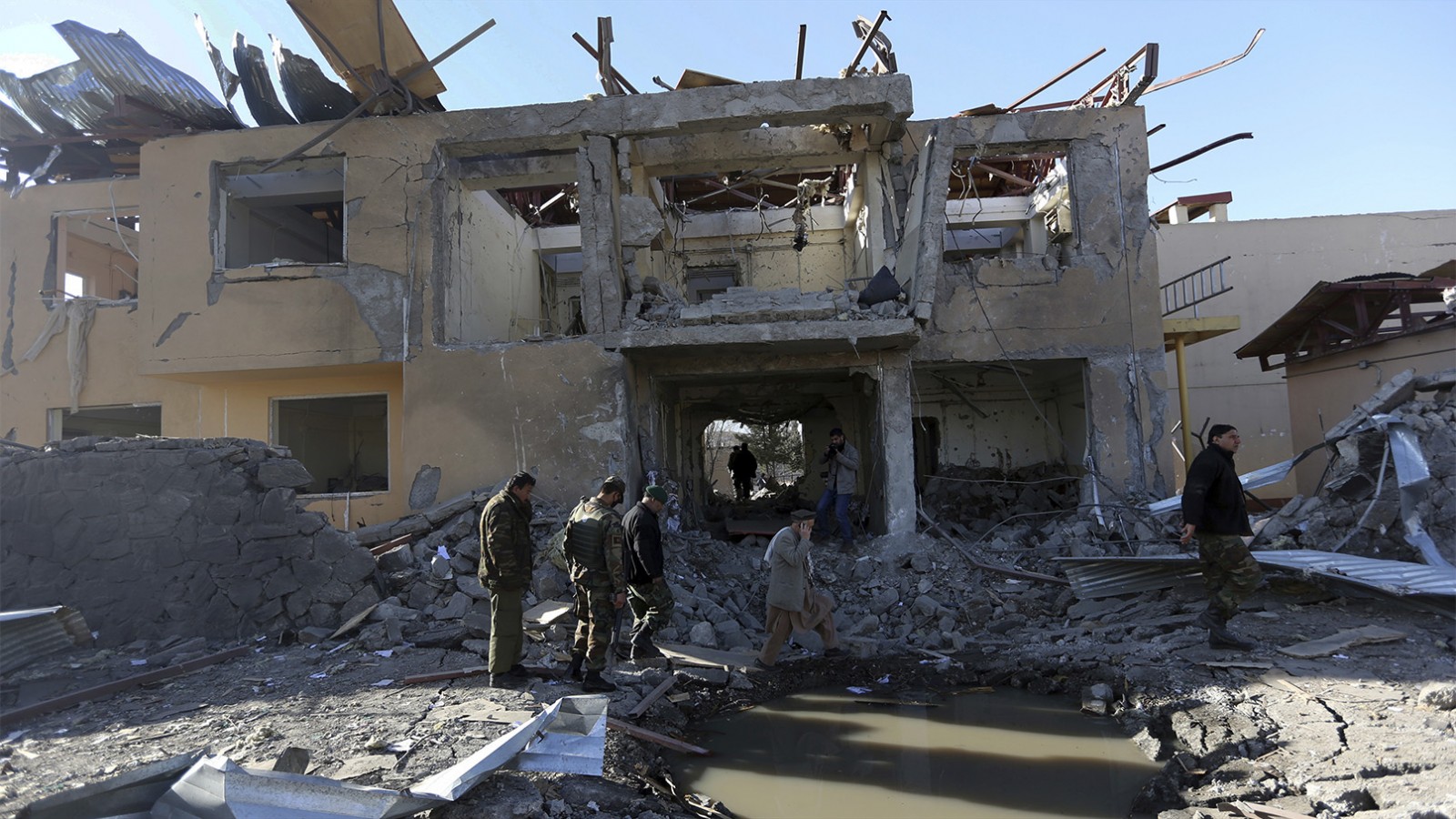 זירת הפיגוע בקאבול, אפגניסטן (AP Photo/Rahmat Gul).