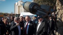 ליברמן מסייר במפעל תעש, ינואר 2017 (צילום: רועי אלימה  פלאש90)