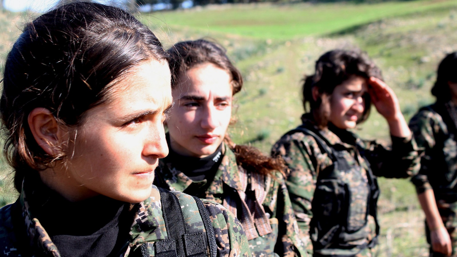 לוחמות כורדיות במחתרת הכורדית (צילום: Kurdishstruggle / flickr).