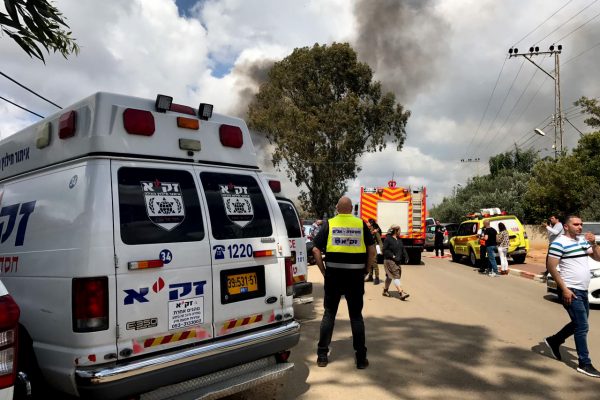 זירת הפיצוץ במחסן הזיקוקים במושב פורת בו נהרגו שני עובדים. (צילום: דוברות זק"א)