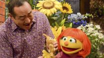 ג׳וליה, הדמות החדשה ברחוב סומסום (Zach Hyman/Sesame Workshop via AP).
