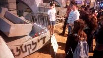 עצרת פעילים חברתיים מהמרכזים לצדק חברתי באתר התאונה בבת-ים בה נהרג ההרוג העשירי בתאונות הבניין מתחילת 2017 (צילום: Sergey Alimov).