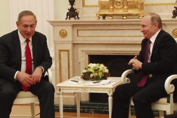 נשיא רוסיה ולדימיר פוטין (מימין) וראש הממשלה בנימין נתניהו בפגישתם ברוסיה. מרץ 2017. (צילום: תקשורת ראש הממשלה)