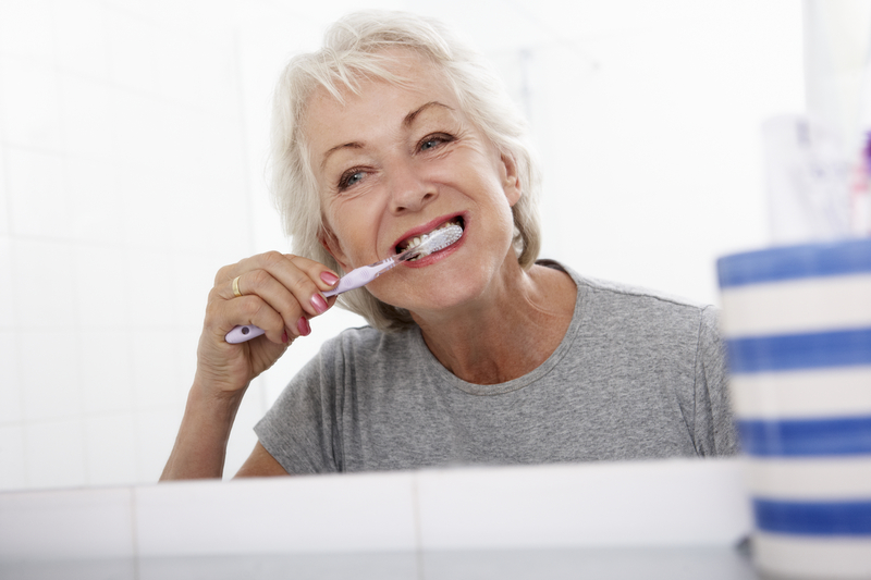 איך שומרים על השיניים בגיל הזהב?