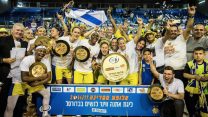 מכבי אשדוד זוכה באליפות ליגת אתנה אתנה לנשים בכדורסל (צילום: עודד קרני באדיבות איגוד הכדורסל).