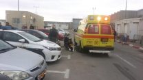 פיגוע דקירה בסמוך למחסום קלנדיה (צילום: תיעוד מבצעי מד"א)