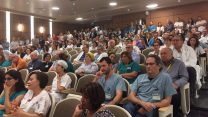 אסיפת עובדים בבית החולים מאיר בכפר סבא בערבות אירוע אלימות חמור (צילום: דוברות בית החולים מאיר)