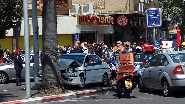 תאונה בחיפה (צילום: איחוד הצלה).