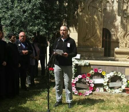 ירון וייס נואם בעצרת לזכר קורבנות רצח העם הארמני (צילום: דיקראן טורוסיאן)