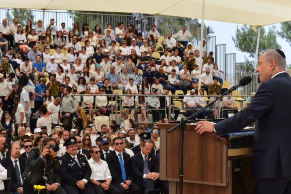 ראש הממשלה בנימין נתניהו בטקס לזכר חללי צה״ל בהר הרצל (צילום: קובי גדעון / לע"מ).
