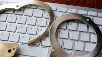 מחשב ואזיקים (צילום אילוסטרציה: Shutterstock).