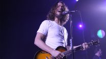 כריס קורנל בהופעה (צילום: Brian Patterson Photos / Shutterstock.com).