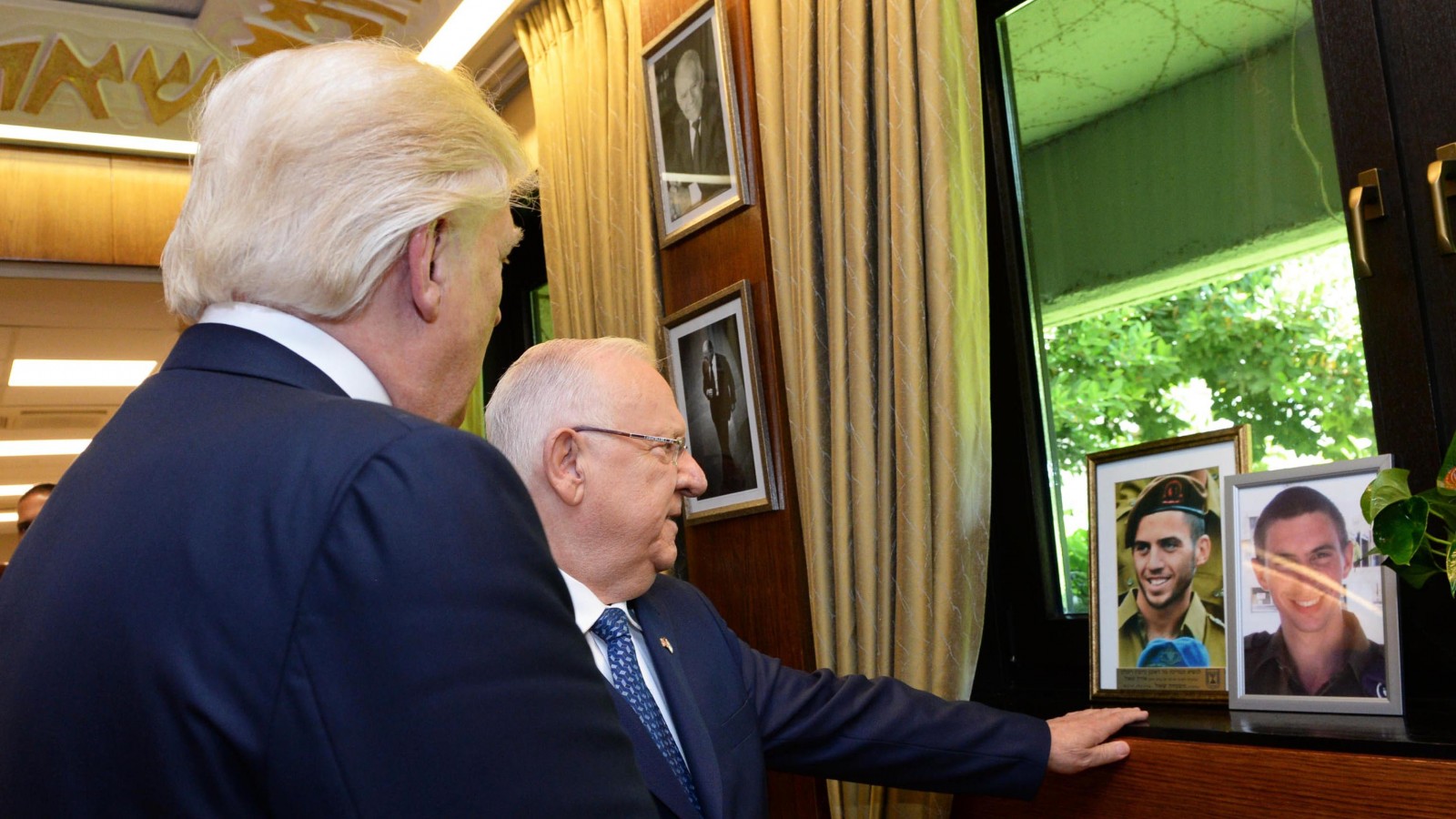 נשיא המדינה ורעייתו מארחים את נשיא ארצות הברית דונלד טראמפ ורעייתו, בבית הנשיא בירושלים (מארק ניימן / לע&quot;מ).