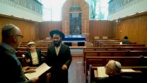 הרב קוט בבית הכנסת בטאלין, אסטוניה (צילום: אוריאל לוי).