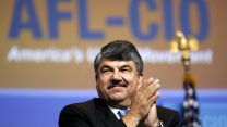 נשיא הAFL-CIO ריצ'ארד טרומקה (צילום: AP Photo/Charles Dharapak).