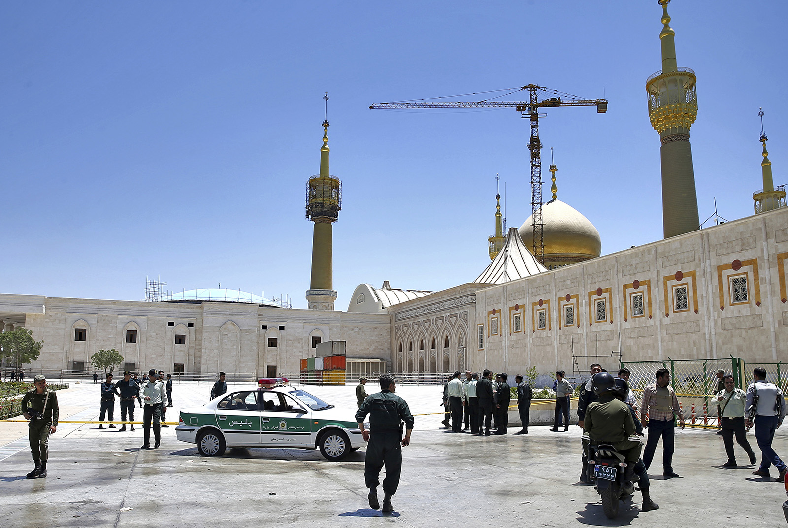 זירת הפיגוע בטהרן (צילום: AP Photo/Ebrahim Noroozi)