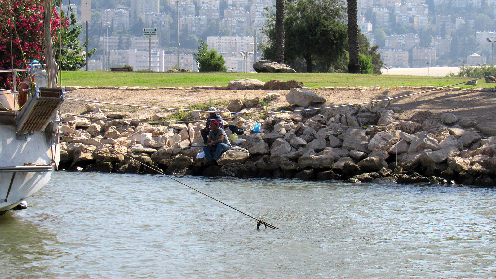 דייגים בקישון (צילום: ארז רביב)