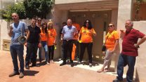 עובדי כלל ביטוח מפגינים מול ביתו של מנכ"ל החברה איזי כהן (צילום: ועד העובדים)