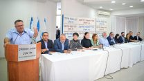ח"כ דוד ביטן (משמאל) במסיבת העיתונאים חוצת הסיעות בעניין העלאת קצבת הנכים 22.6.2017 (צילום: פלאש 90)