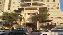 הבניין בו התבצע ניסיון הרצח במודיעין (צילום: דוברות המשטרה)
