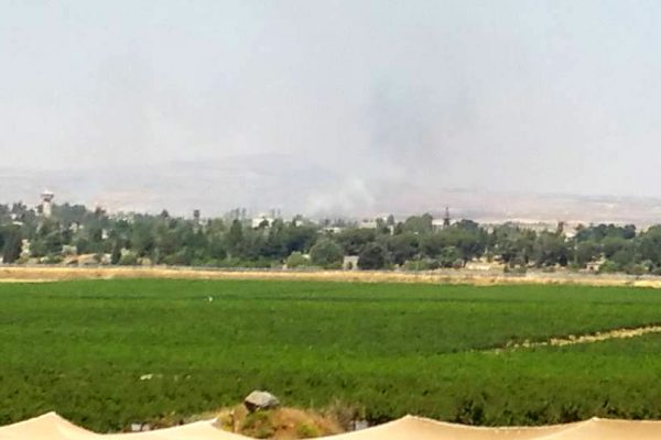 עשן סמוך לגבול ישראל-סוריה ליד קונייטרה ברמת הגולן (צילום: שימוש לפי סעיף 27א׳ לזכויות יוצרים)