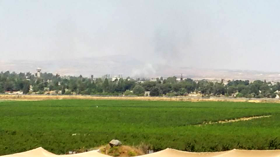 עשן סמוך לגבול ישראל-סוריה ליד קונייטרה ברמת הגולן (צילום: שימוש לפי סעיף 27א׳ לזכויות יוצרים) עשן סמוך לגבול ישראל-סוריה ליד קונייטרה ברמת הגולן (צילום: שימוש לפי סעיף 27א׳ לזכויות יוצרים)