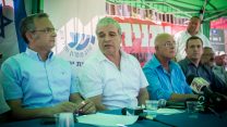 מסיבת עיתונאים של ראשי מועצת יש"ע 25 ביוני (צילום: יונתן זינדל/ פלאש 90).