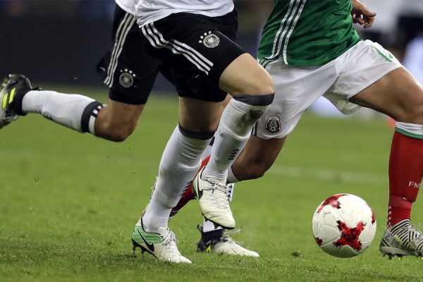 גרמניה מול מקסיקו בחצי גמר גביע הקונפדרציות (AP Photo/Thanassis Stavrakis)