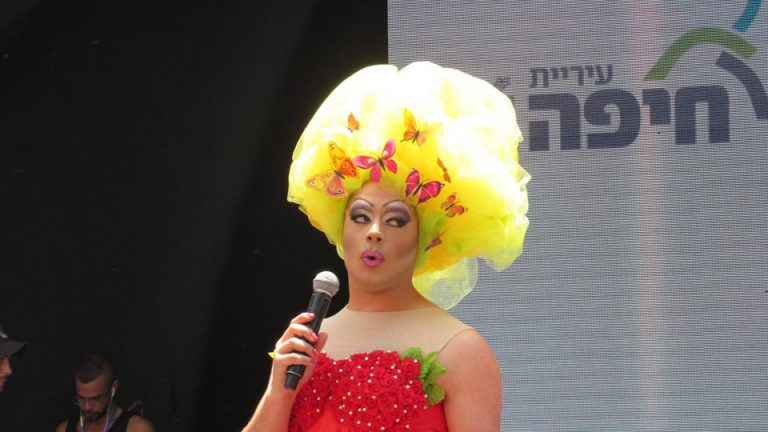 זוהרה פלטינום במצעד הגאווה בחיפה 2017. &quot;בפורים, שזה מגה-שמחה, אתה חייב לעצור. זה משהו לאומי, ובמשהו הלאומי הזה אני לא יכול להשתתף&quot; (צילום: ארז רביב)