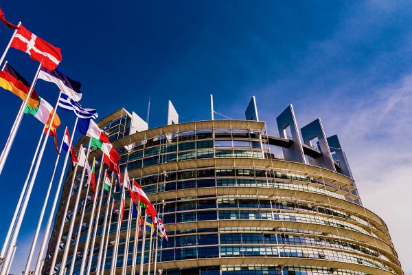 בניין הפרלמנט האירופי (צילום: DiegoMariottini / Shutterstock.com)