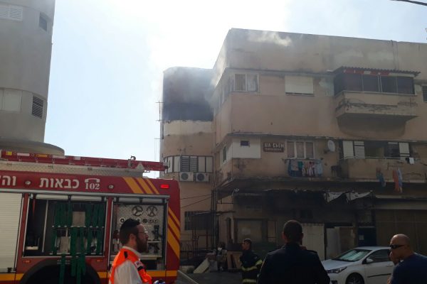 השריפה בדירה בחיפה (צילום: איחוד ההצלה).
