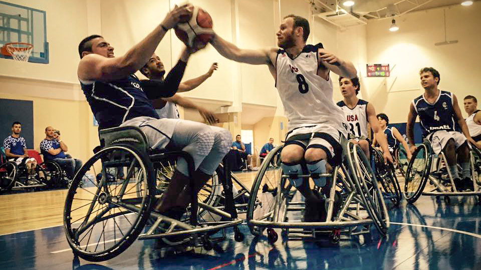 נבחרת העתודה הישראלית בכדורסל כסאות גלגלים מול האמריקאים (צילום: קרן איזקסון).