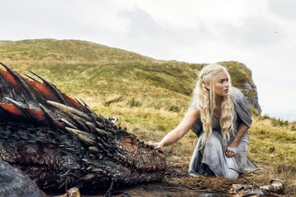 דאיינריז טארגאריין ודורוגון (צילום: HBO via AP, File).