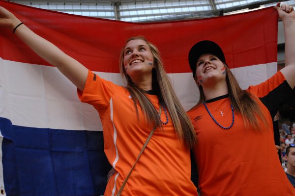 אוהדות קבוצת הנשים של הולנד (צילום ארכיון: Shutterstock / Sergei Bachlakov).