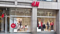 חנות H&M בגרמניה. (צילום: Vytautas Kielaitis / Shutterstock.com).