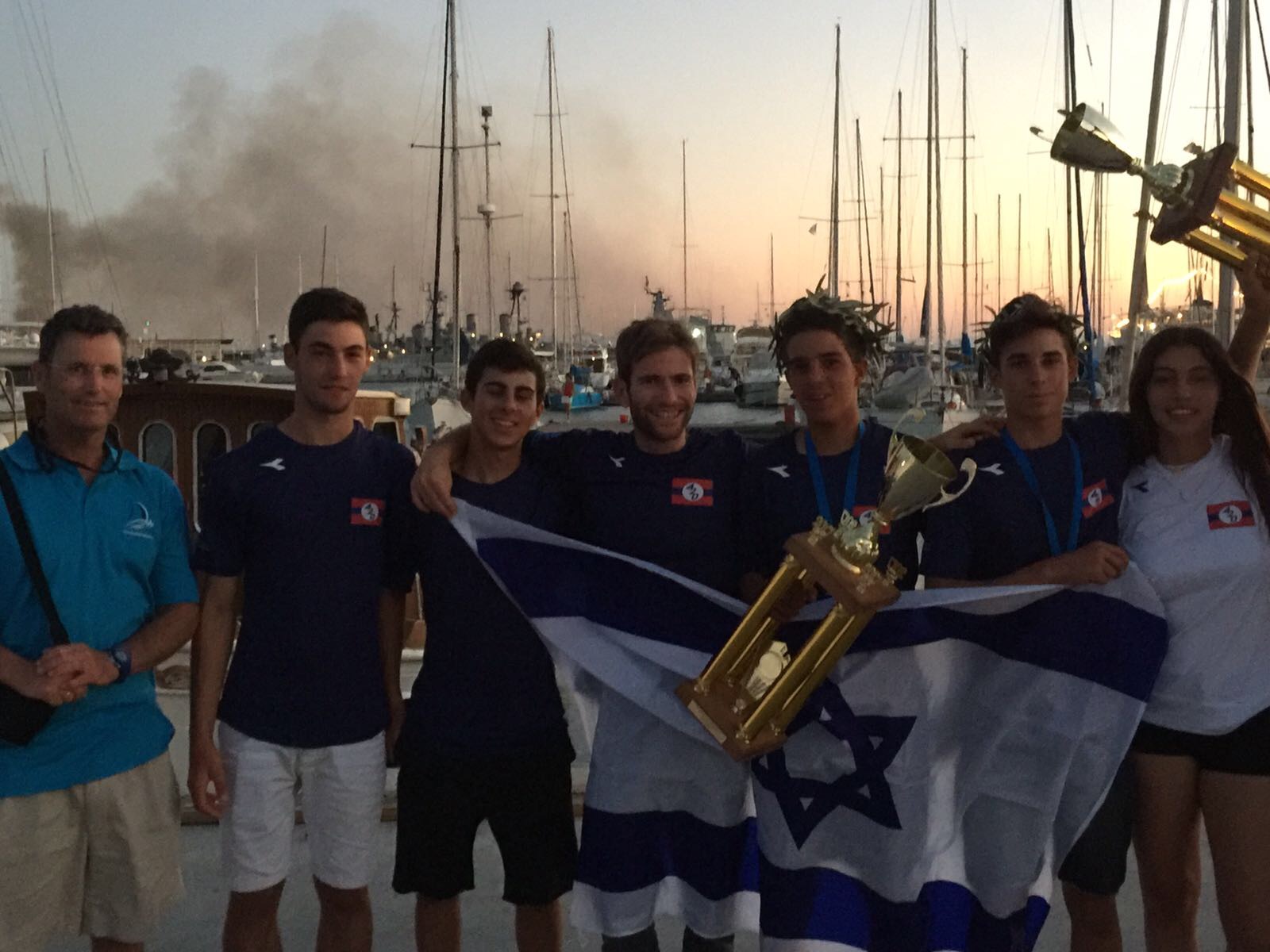 נבחרת ה-420 להישראלית באליפות אירופה באתונה (צילום באדיבות איגוד השיט בישראל).