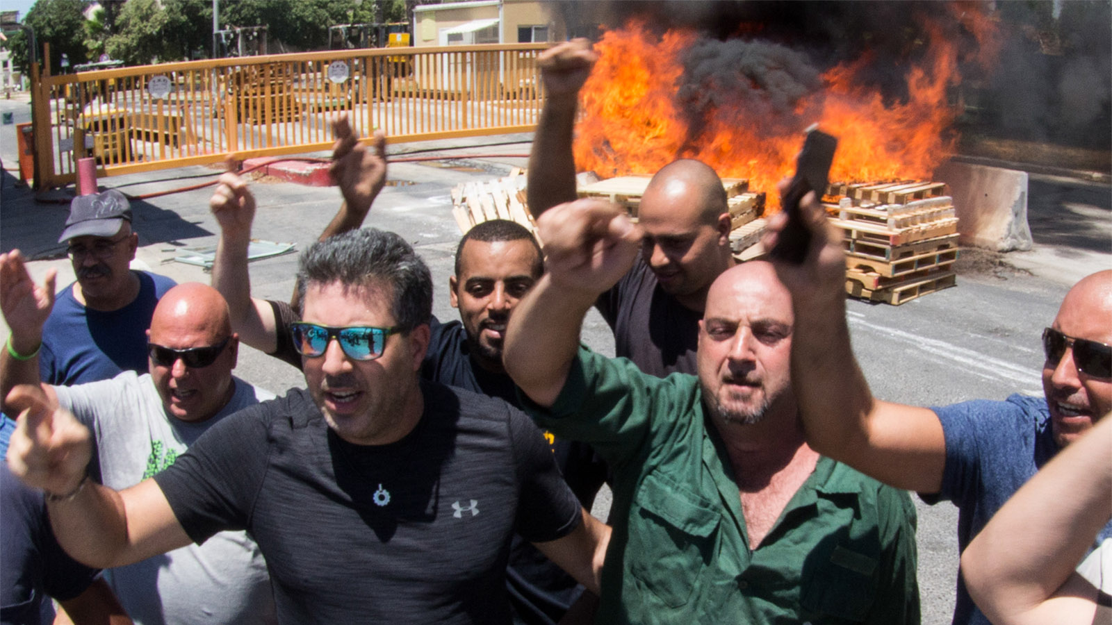 התבצרות עובדי חיפה כימיקלים צפון במפעל (צילום: באסל עווידת/ פלאש 90).
