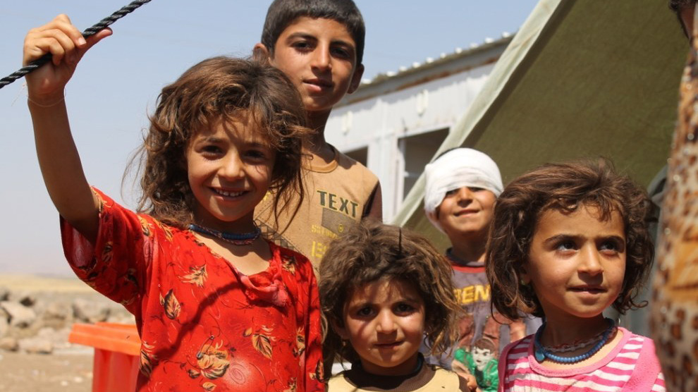 أولاد ايزيديون (تصوير: Kayra Niebur).