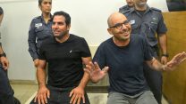 מני נפתלי ואלדד יניב בשימוע בבית המשפט בפתח תקווה (צילום: רועי אלימה/ פלאש 90)