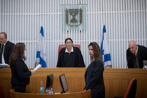 שופטי בית המשפט העליון (צילום: יונתן זינדל/ פלאש 90)