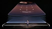 סמנכ״ל סמסונג מציג את ה-note 8 בהשקה בניו-יורק (צילום: AP Photo/Richard Drew)
