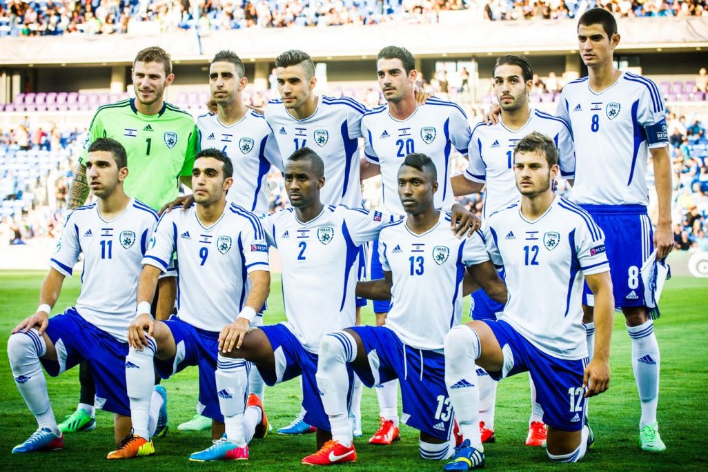 נבחרת הנוער של ישראל במשחק מול נבחרת נורבגיה ב-2013 (צילום: The Israel Project / ויקיפדיה).