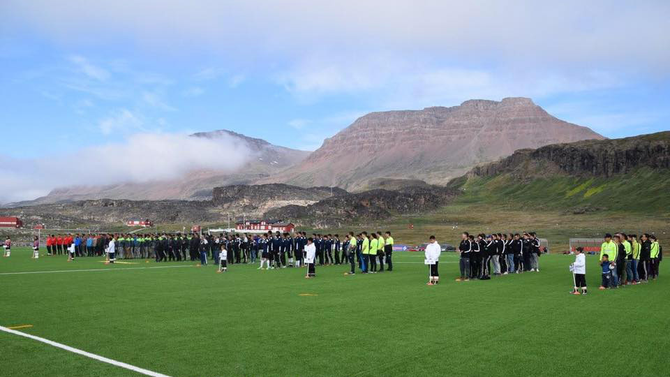 משחק כדורגל בגרינלנד (צילום: מייקל ינסן, שופט מייעץ להתאחדות הכדורגל בגרינלנד)