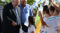 נשיא המדינה פתח את שנת הלימודים התשע"ח עם ילדי כיתה א' בבית הספר הממלכתי תל"י "נופי הסלע" במעלה אדומים. (צילום: מארק ניימן/ לע"מ)